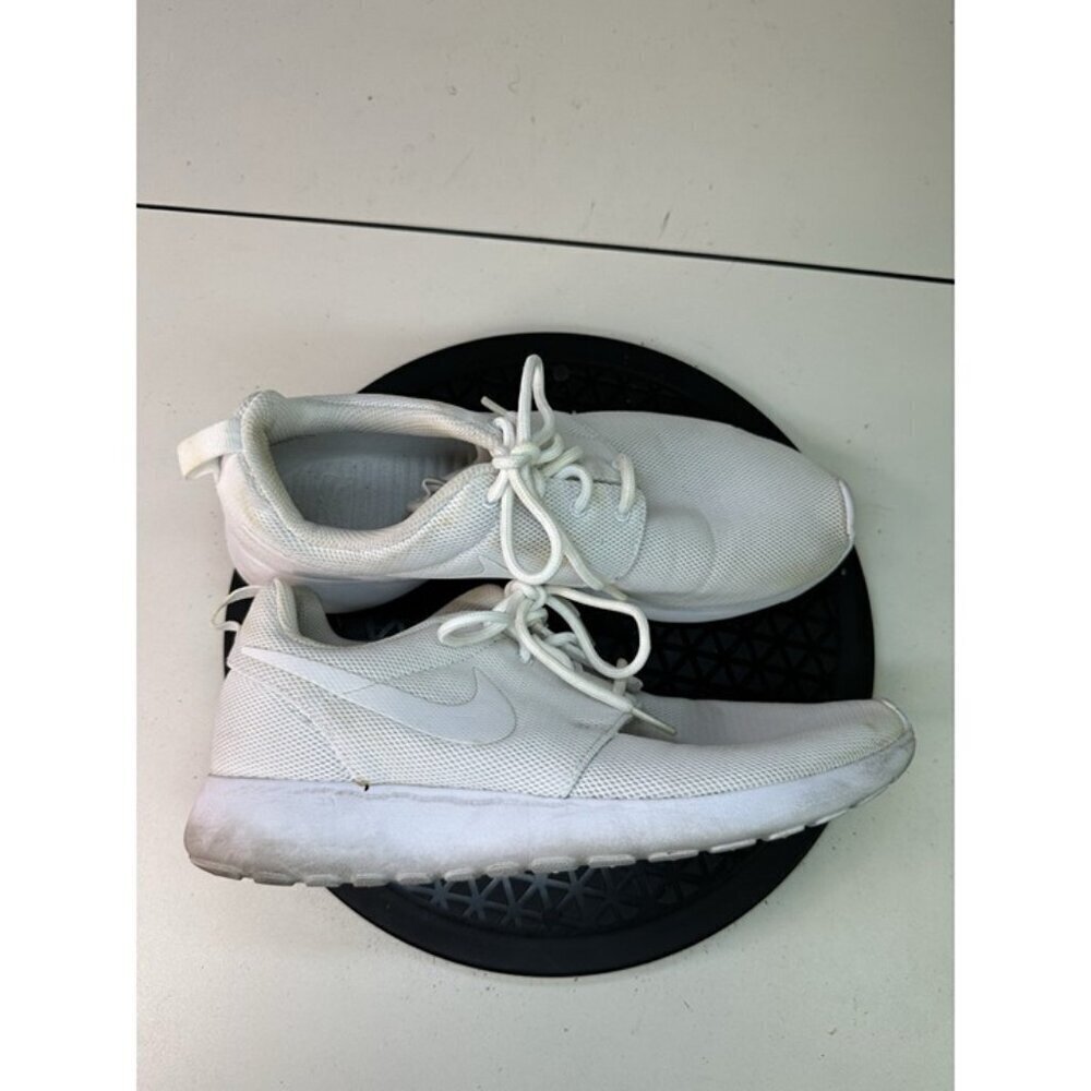 Nike Womens Roshe One white Lace Up Running Shoes Size 9 US 844994-100